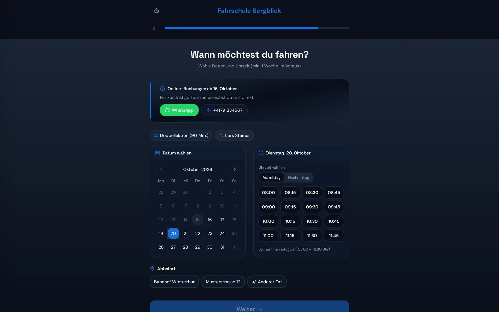 Online-Buchung der Demo-Fahrschule am Computer: Kalender mit freien Terminen und 15-Minuten-Zeitfenstern